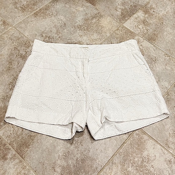 Daniel Cremieux Women’s Percy Eyelet Cotton Mid Rise White Shorts Sz 8 Pockets - Picture 1 of 9